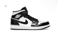 Jordan 1 Retro Mid Carbon Fiber